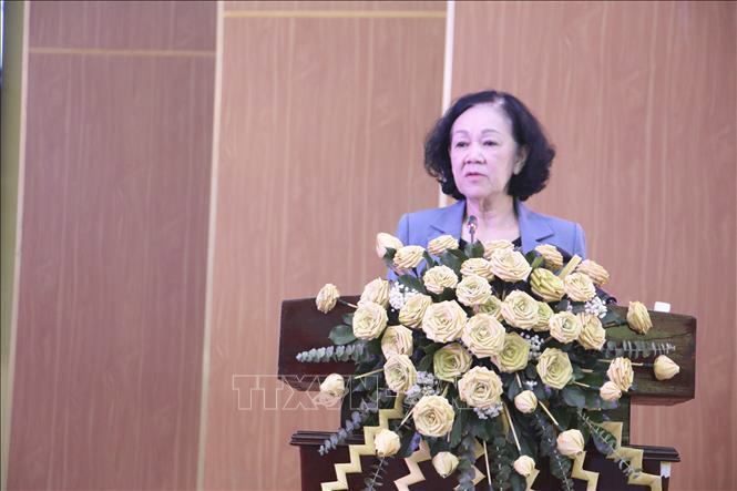 Đồng chí Trương Thị Mai, Ủy viên Bộ Chính trị, Thường trực Ban Bí thư, Trưởng Ban tổ chức Trung ương phát biểu kết luận buổi làm việc.